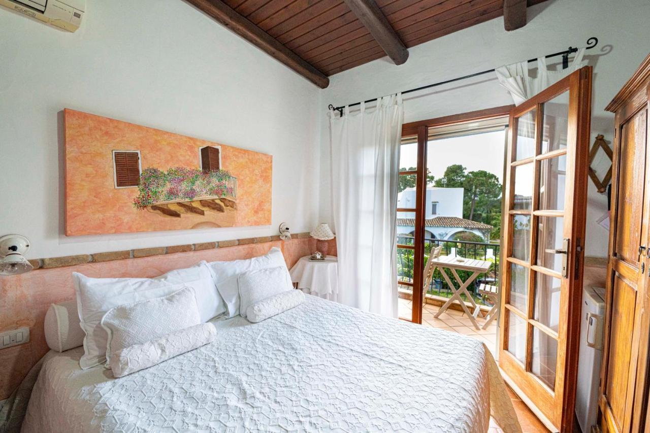 Sa Domu Sarda Suites - Bed & Breakfast Porto Columbu - Perd'E Sali Bagian luar foto